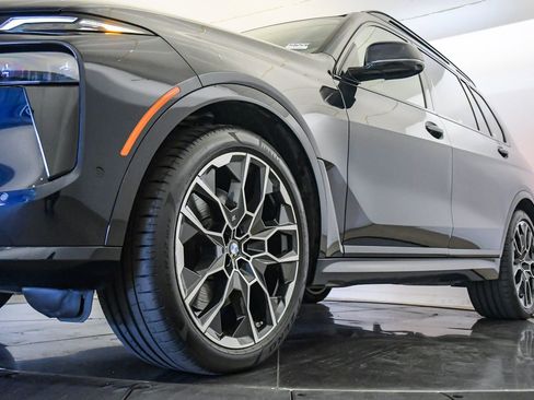 Used 2026 BMW X7 xDrive40i w/ M Sport Package AWD/4WD image 9