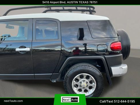 Used 2012 Toyota FJ Cruiser 2WD w/ Upgrade Pkg image 13