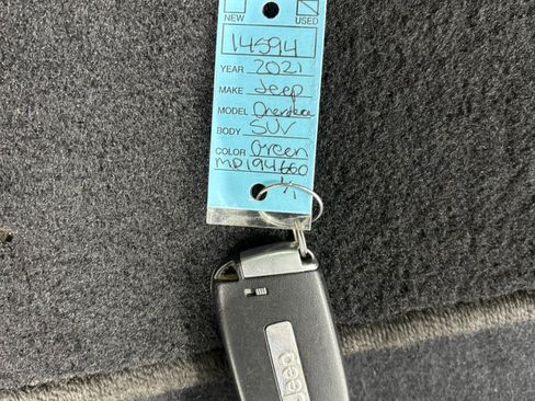 Used 2021 Jeep Cherokee Limited AWD/4WD image 39