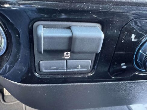 Used 2025 GMC Sierra 1500 SLT AWD/4WD image 32