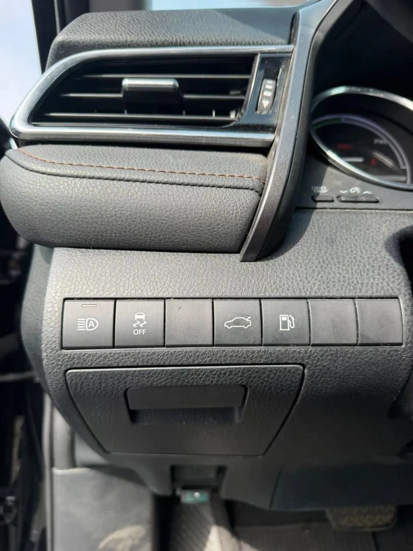 Used 2018 Toyota Camry XLE FWD image 28