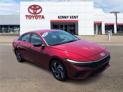 Used 2025 Hyundai Elantra Sport FWD image 1