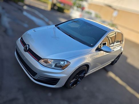 Used 2015 Volkswagen GTI S image 9