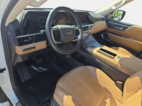 Used 2025 INFINITI QX80 Sensory AWD/4WD image 16