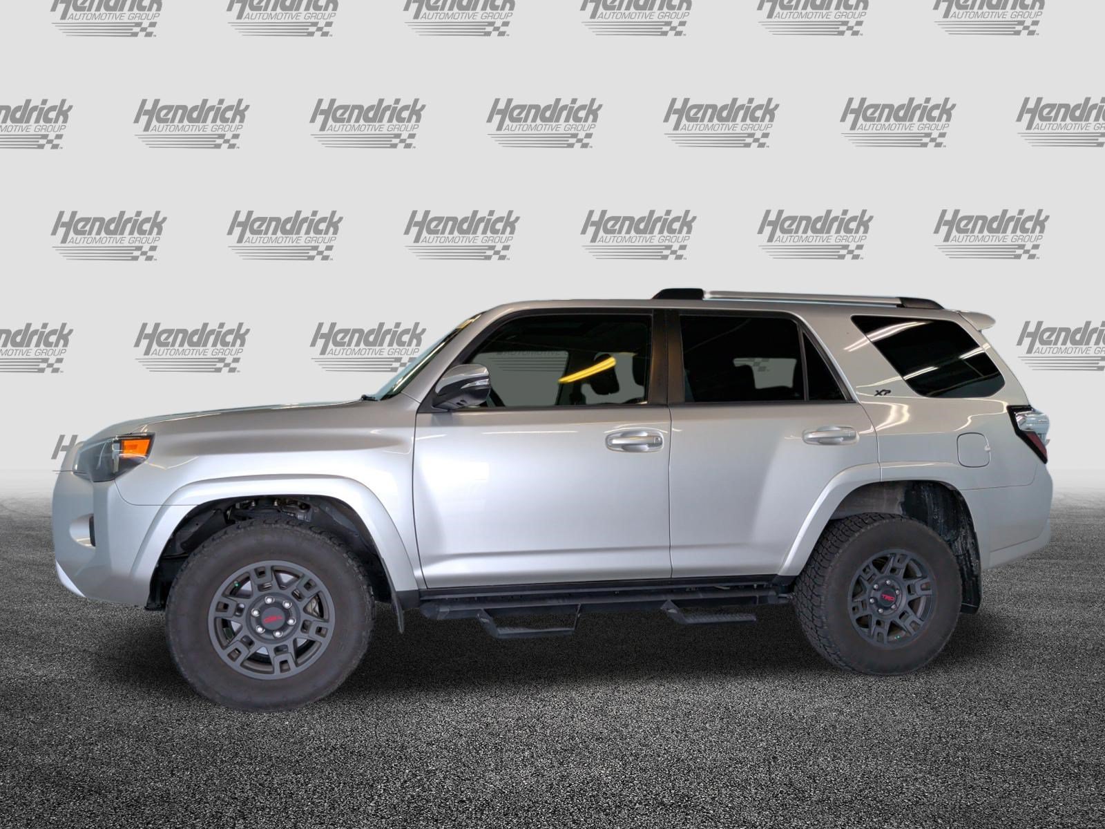 Used 2022 Toyota 4Runner SR5 Premium w/ Moonroof Package AWD/4WD image 8