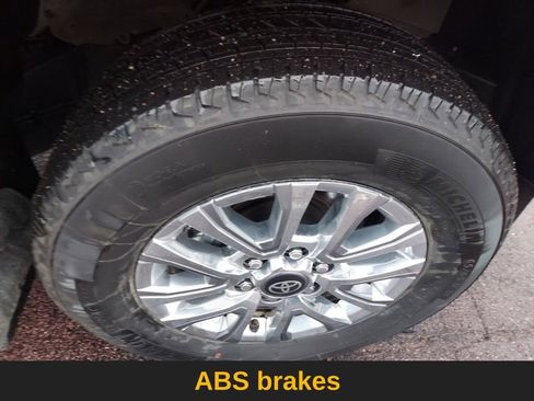 Used 2025 Toyota Tacoma Limited image 25