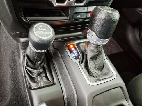 Used 2021 Jeep Gladiator Sport AWD/4WD image 21