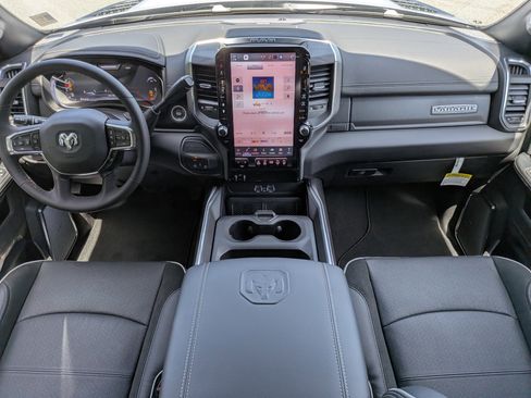 New 2026 RAM 2500 Laramie AWD/4WD image 14