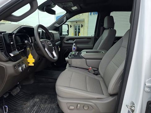 Used 2025 GMC Sierra 3500 SLE w/ SLE Convenience Package AWD/4WD image 13
