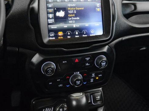 Used 2023 Jeep Renegade Trailhawk image 25