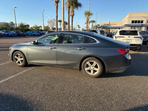 Used 2019 Chevrolet Malibu LS image 3