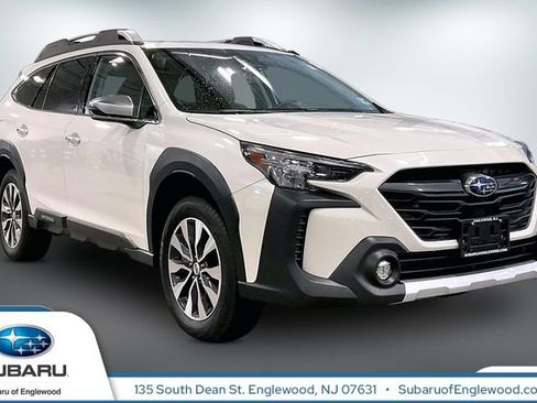 Used 2023 Subaru Outback Touring AWD/4WD image 1
