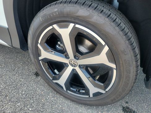 Certified 2026 Volkswagen Tiguan SE AWD/4WD image 22