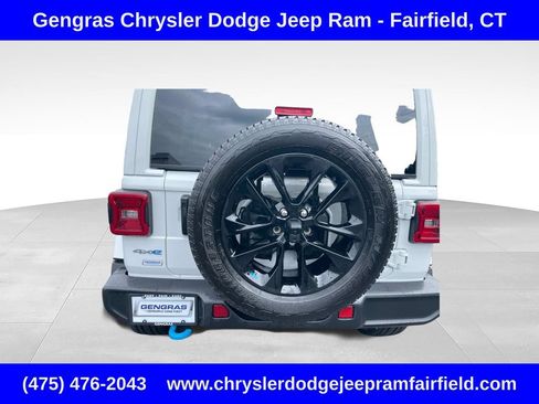 Used 2023 Jeep Wrangler Unlimited Sahara w/ Cold Weather Group AWD/4WD image 11