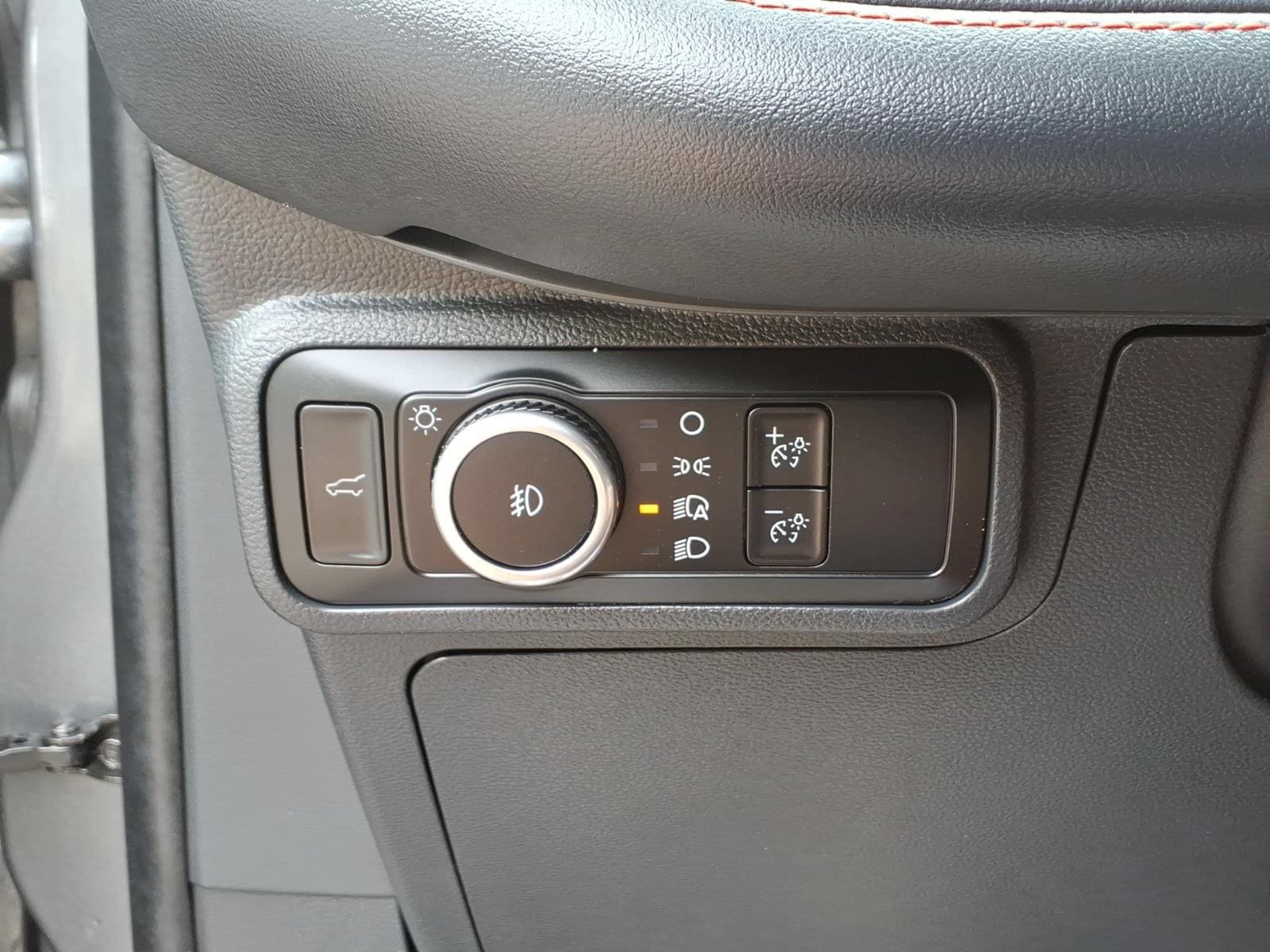 Certified 2025 Ford Explorer ST AWD/4WD image 22