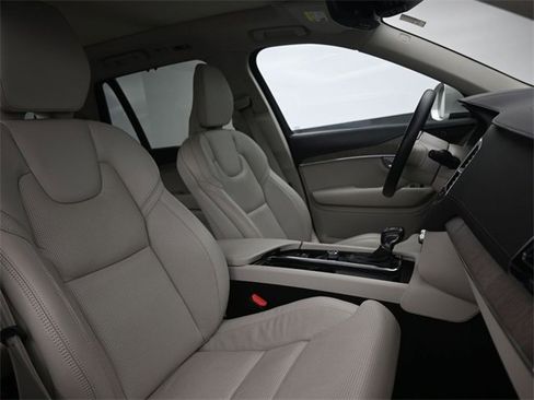 Used 2022 Volvo XC90 T6 Inscription w/ Advanced Package image 36