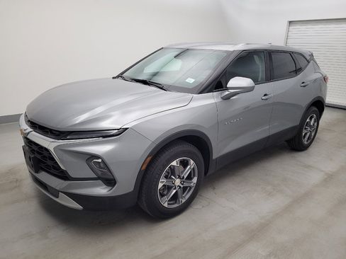 Used 2023 Chevrolet Blazer LT AWD/4WD image 2