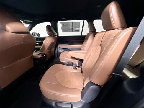 Used 2024 Toyota Grand Highlander AWD Hybrid image 29