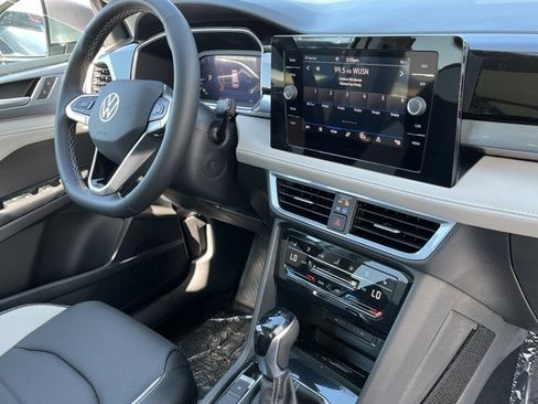 New 2026 Volkswagen Taos SEL AWD/4WD image 5