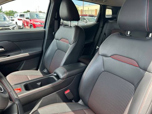 Used 2026 Nissan Kicks SR FWD image 31