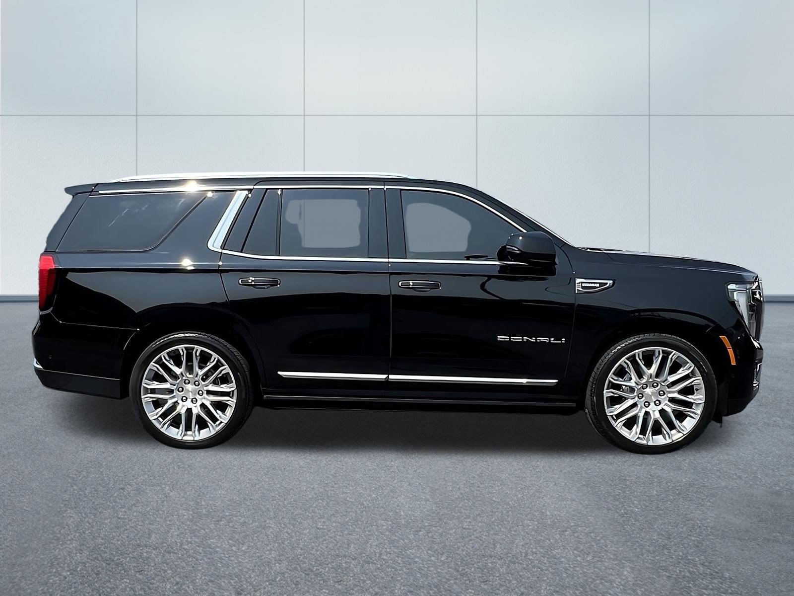 Used 2025 GMC Yukon Denali w/ Denali Reserve Package AWD/4WD image 7