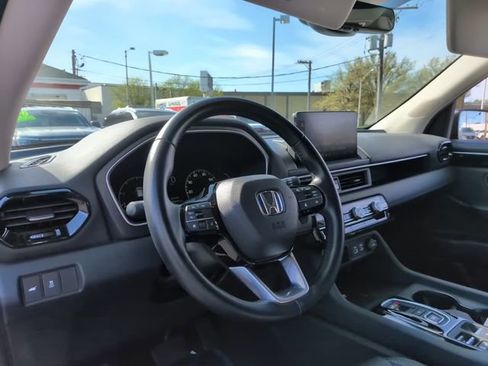 Used 2025 Honda Pilot EX-L image 33