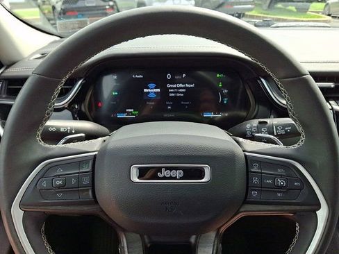 Used 2022 Jeep Grand Cherokee Limited 4xe w/ Luxury Tech Group II AWD/4WD image 25