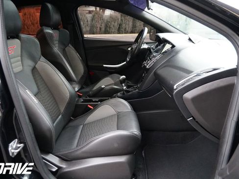 Used 2018 Ford Focus ST w/ Equipment Group 401A image 42