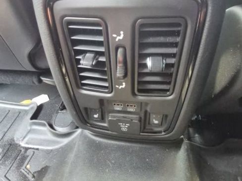 Used 2023 Dodge Durango R/T RWD image 18