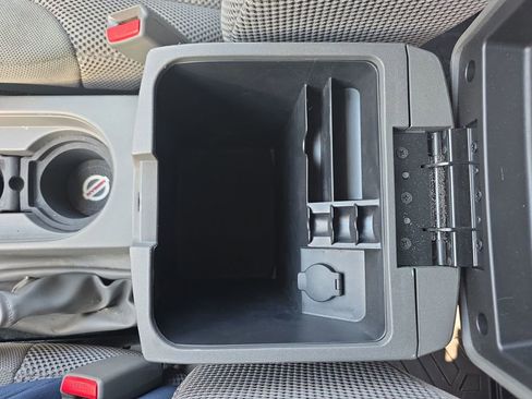 Used 2018 Nissan Frontier SV image 37