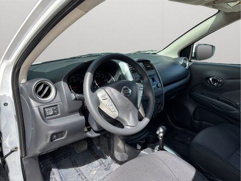 Used 2016 Nissan Versa SV FWD image 6