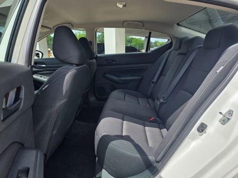 Used 2025 Nissan Altima 2.5 SV image 12