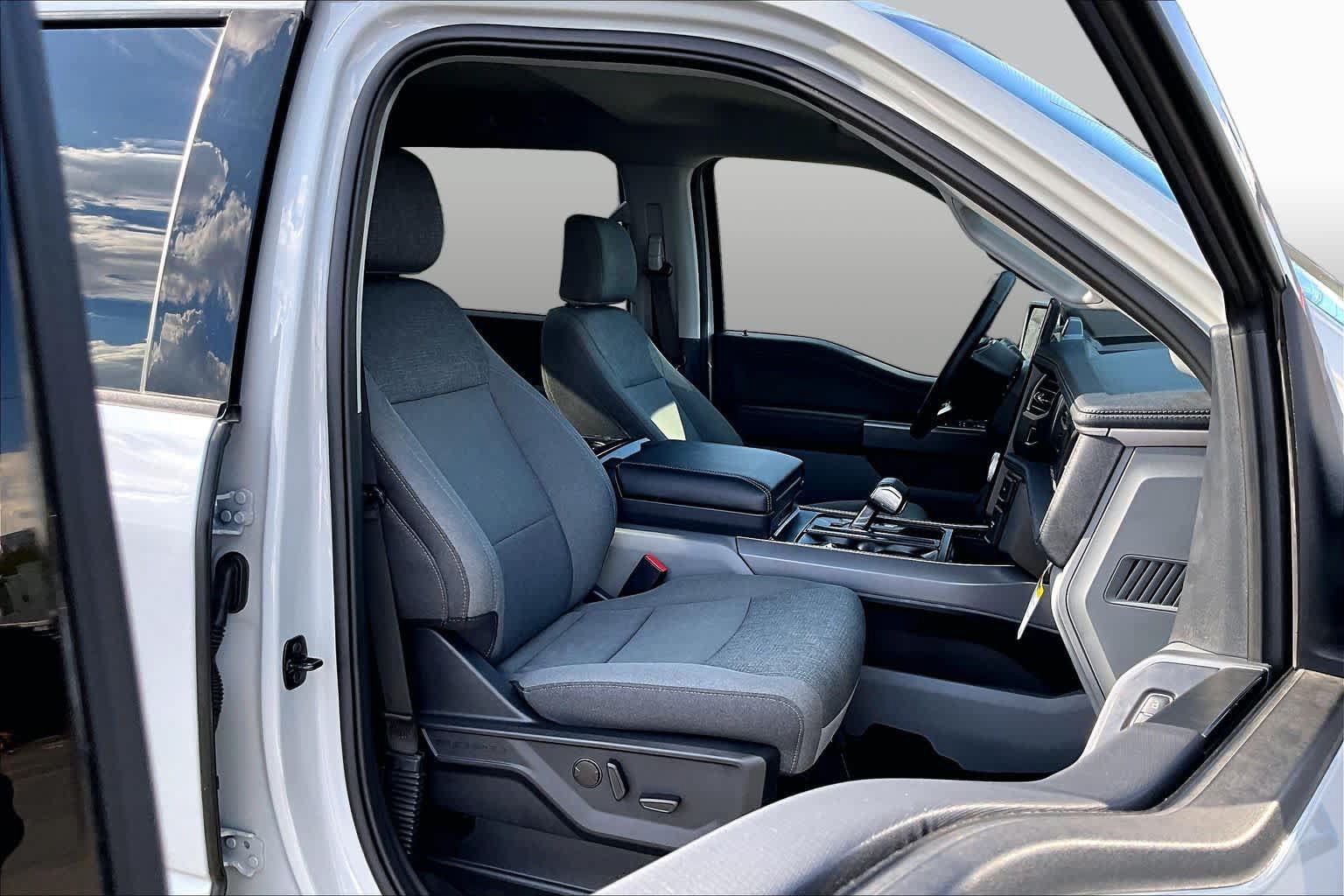 Used 2024 Ford F150 Lightning Flash AWD/4WD image 8