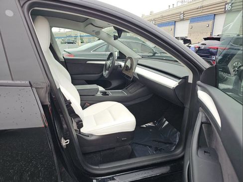 Used 2023 Tesla Model Y Performance AWD/4WD image 13
