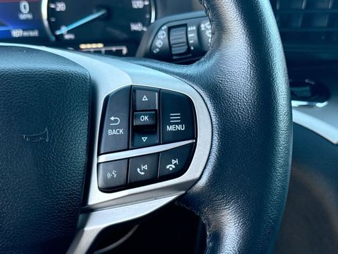 Used 2022 Ford Explorer XLT image 28