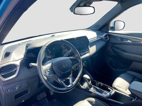 Used 2025 Chevrolet TrailBlazer ACTIV w/ Convenience Package FWD image 9
