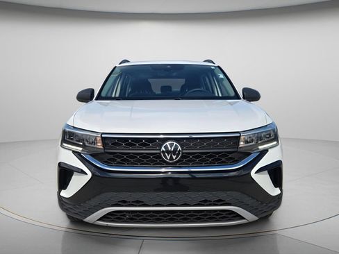 Certified 2024 Volkswagen Taos S FWD image 9