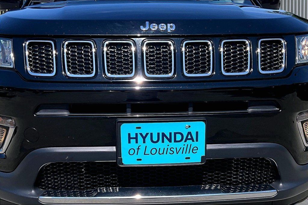 Used 2018 Jeep Compass Limited w/ Safe & Security Group AWD/4WD image 30