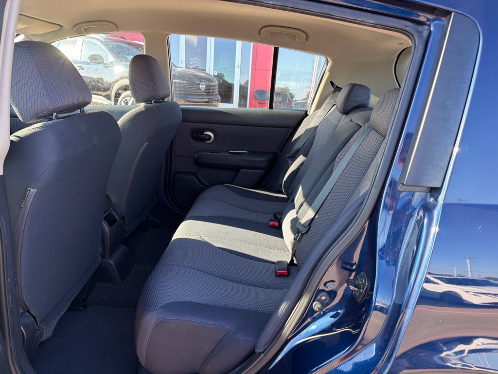 Used 2008 Nissan Versa Hatchback w/ Convenience Pkg FWD image 16