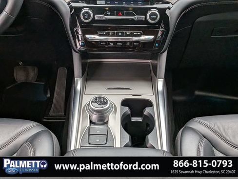 Used 2024 Ford Explorer Platinum w/ Technology Package AWD/4WD image 18