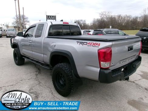 Used 2016 Toyota Tacoma TRD Off-Road w/ Exterior Package image 3