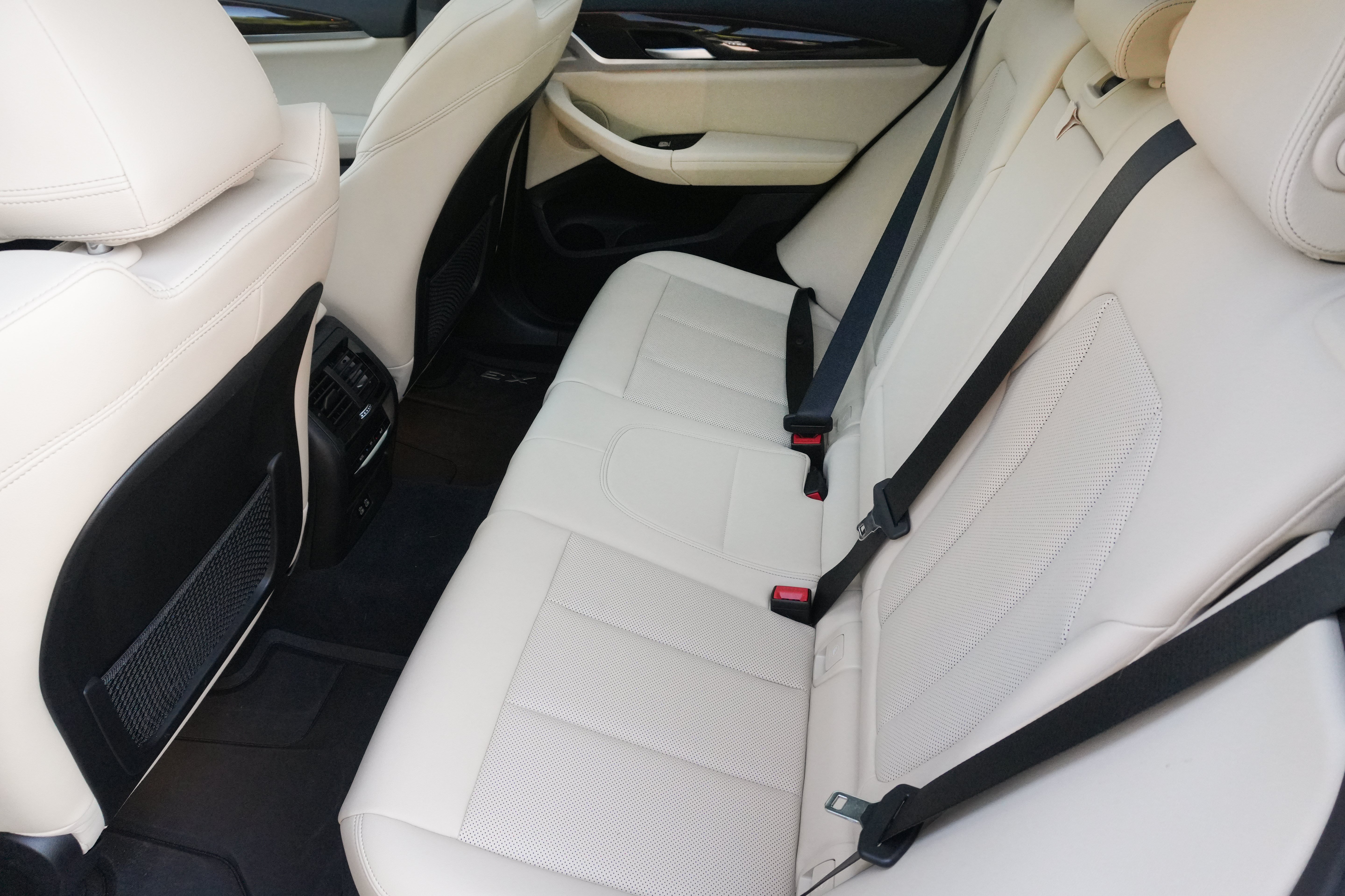 Certified 2024 BMW X3 sDrive30i w/ Convenience Package RWD image 33