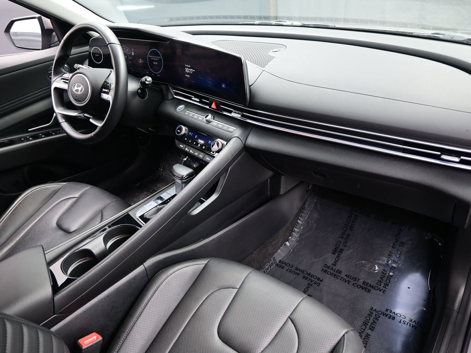 Certified 2025 Hyundai Elantra Limited FWD image 14