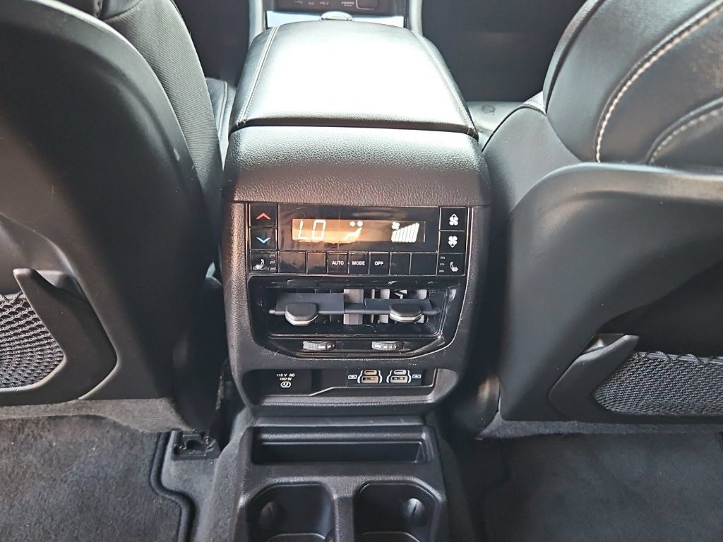 Used 2022 Jeep Grand Cherokee L Limited w/ Black Appearance Package RWD image 30