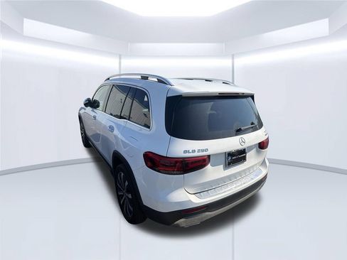 Used 2022 Mercedes-Benz GLB 250 4MATIC image 4