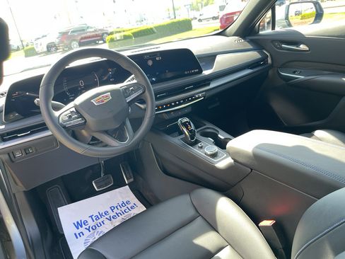 Used 2024 Cadillac XT4 Sport FWD image 27