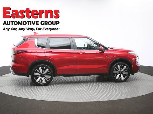 Used 2025 Mitsubishi Outlander AWD image 45