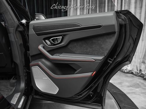 Used 2024 Lamborghini Urus S image 37