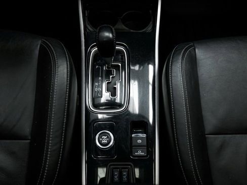 Used 2019 Mitsubishi Outlander SEL image 17