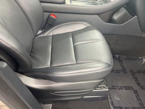 New 2025 Lincoln Aviator AWD image 28
